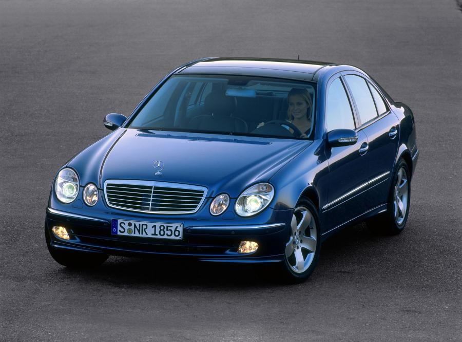  Mercedes-Benz E-Class 2002 года  (фото 444 из 448)